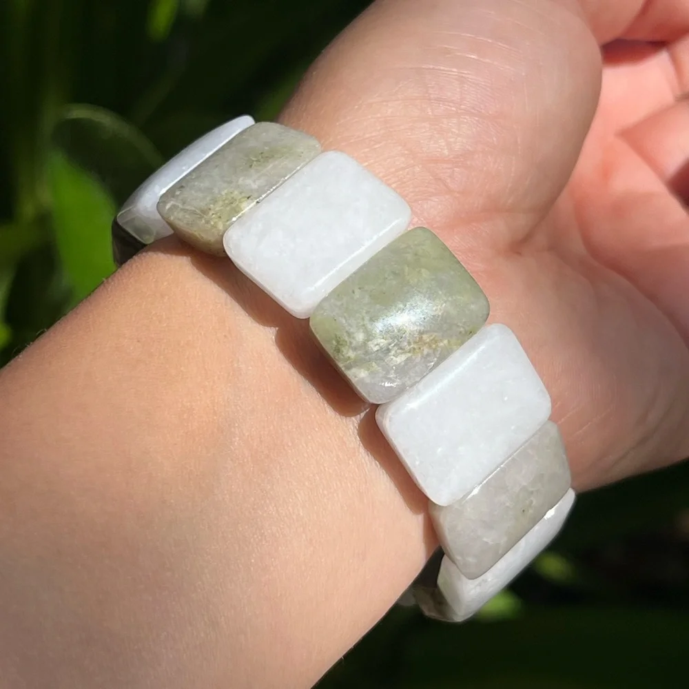 7‎ inches strechable Prehnite soft bangle